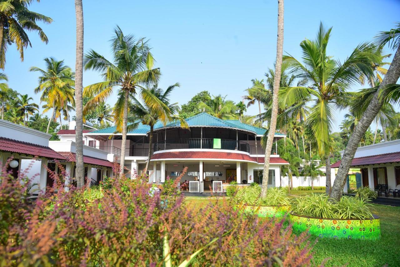 Voye Homes Majestic Retreat Resort Varkala Paravūr Exterior foto