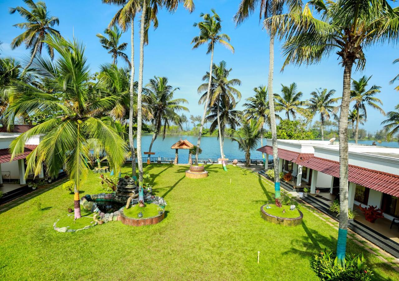 Voye Homes Majestic Retreat Resort Varkala Paravūr Exterior foto